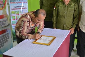 Penandatanganan Sertifikat Pembukaan Kantor